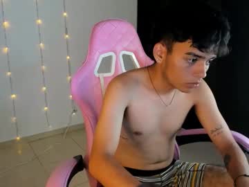 See Aangel18 online Now @ sluttcam.com
