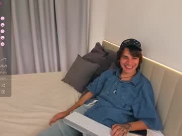 See Andrew_clar online Now @ sluttcam.com