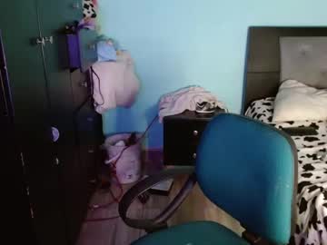 See Annie_rosse16 online Now @ sluttcam.com