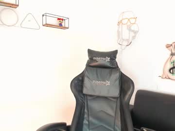 See Arca_fox online Now @ sluttcam.com