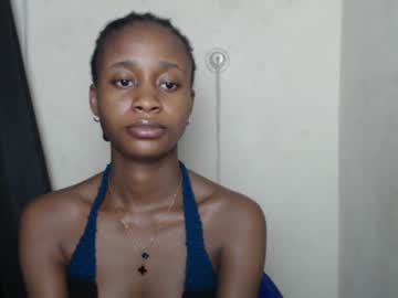 See Creamyxmuffin online Now @ sluttcam.com