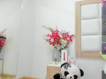 See Dannaaduran online Now @ sluttcam.com