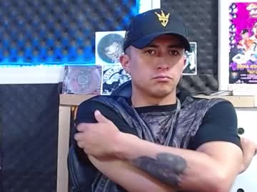 See Darko0717 online Now @ sluttcam.com