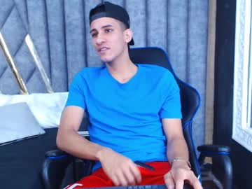 See Jakemoxley2 online Now @ sluttcam.com