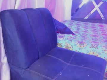 See Kenix_7 online Now @ sluttcam.com