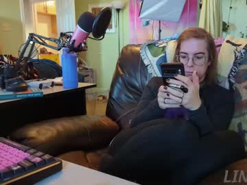 See Linzy19 online Now @ sluttcam.com