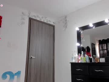 See Lips_sarasofia online Now @ sluttcam.com