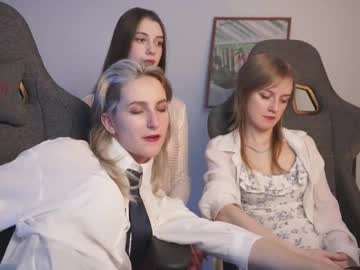 See Luxrayi online Now @ sluttcam.com