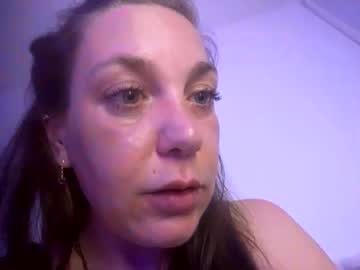 See Melli23 online Now @ sluttcam.com