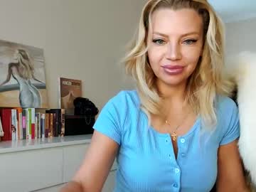 See Qurli24 online Now @ sluttcam.com