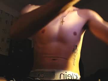 See Santiagocutex online Now @ sluttcam.com