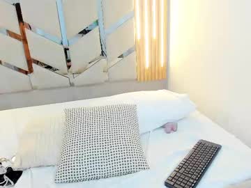 See Victoriamoon_01 online Now @ sluttcam.com