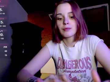 See Vvvi_06 online Now @ sluttcam.com