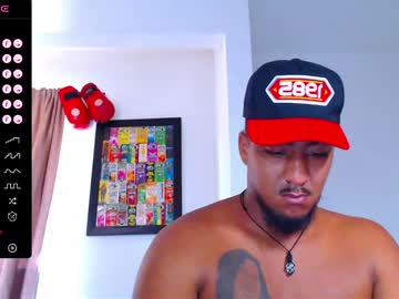 See Yosoy_enzo2020 online Now @ sluttcam.com